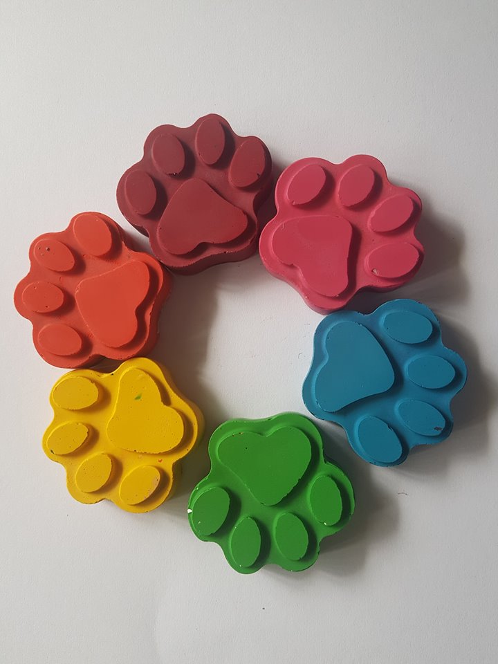Puppy paw print Crayons